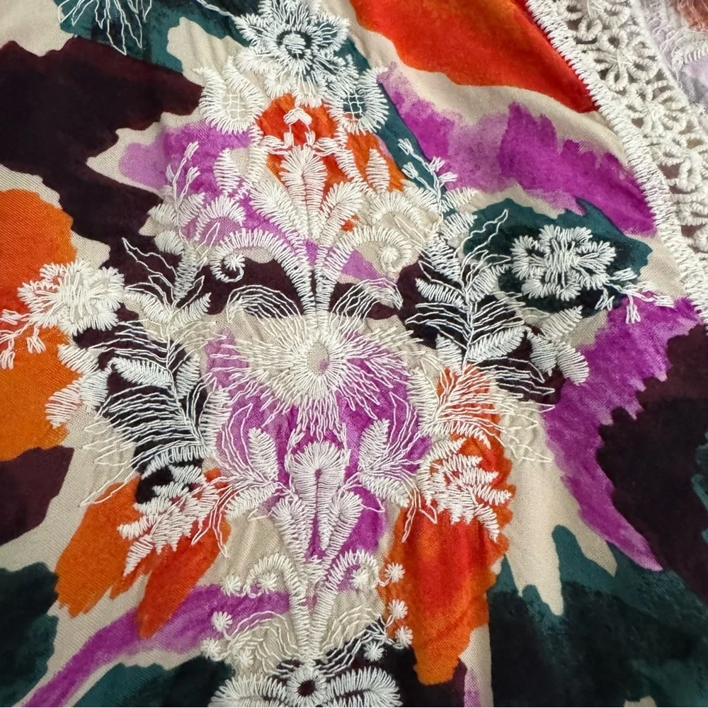 Democracy Three Quarter Sleeve V-Notch Neck Peplum Crochet Printed Woven Top M - Picture 12 of 15